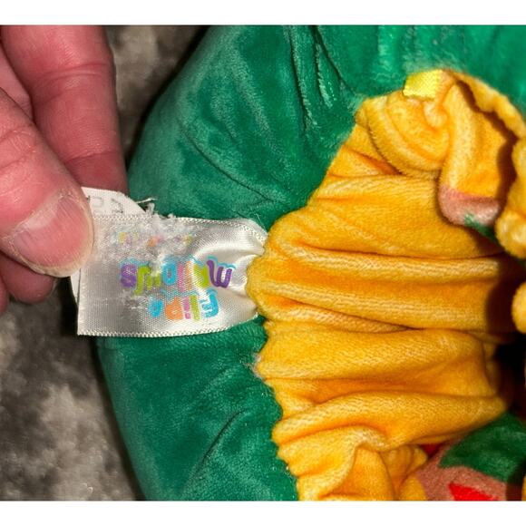 Kelly Toys Gideon the Guacamole Chips & Dips-Avocado Reversible Squishmellow - Picture 5 of 5